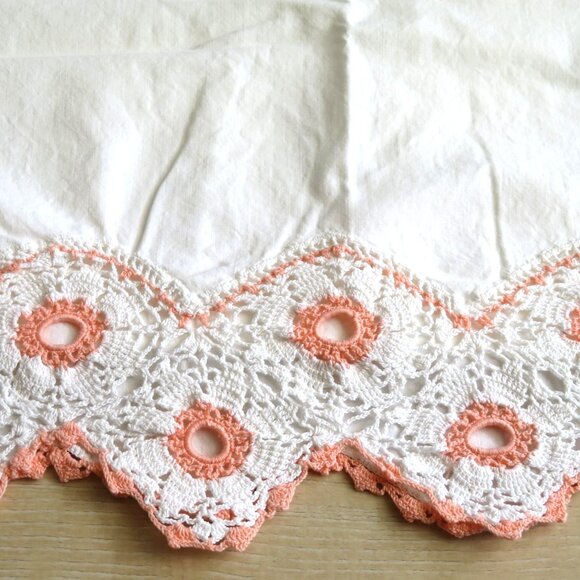 Vintage Handmade Crochet Standard Pillowcase Peach White Floral Lace Trim Design - Picture 2 of 10